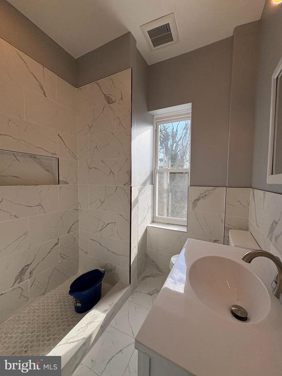 Building Photo - 3625 N 22nd St