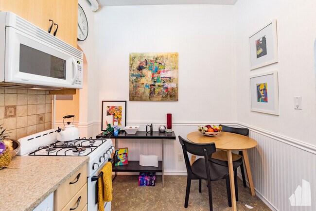 Building Photo - 649 W Wrightwood Ave