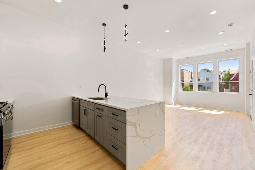 Building Photo - 521 N Lawndale Ave