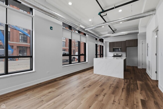 Building Photo - 2354 N Washtenaw Ave