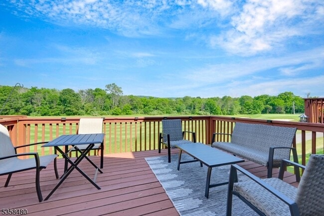 Building Photo - 22 Turnberry Ln