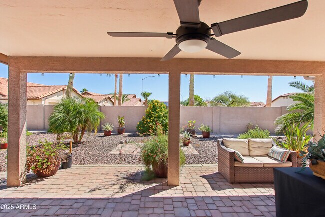 Building Photo - 20657 N Ventana Dr W