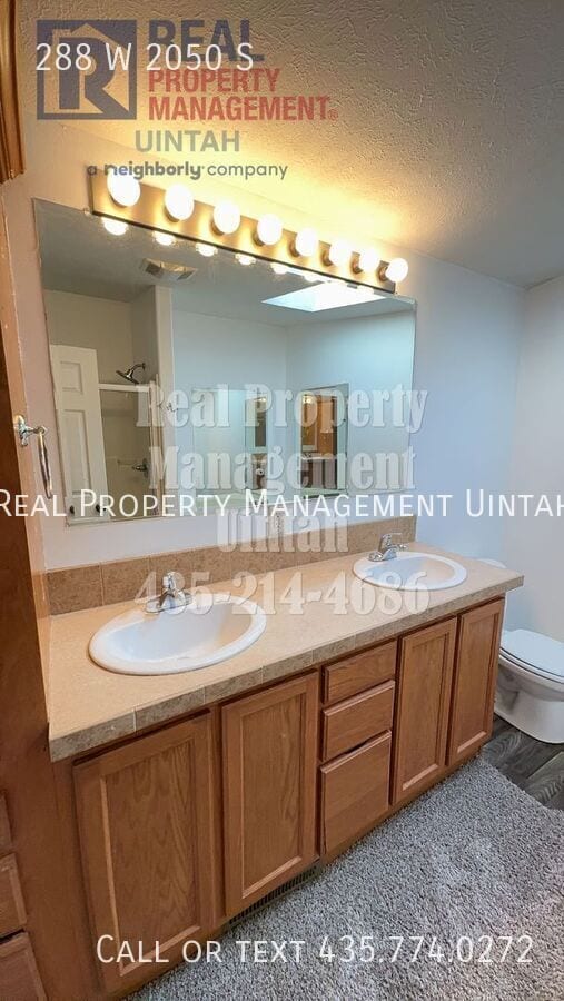 Building Photo - 288 2050 S