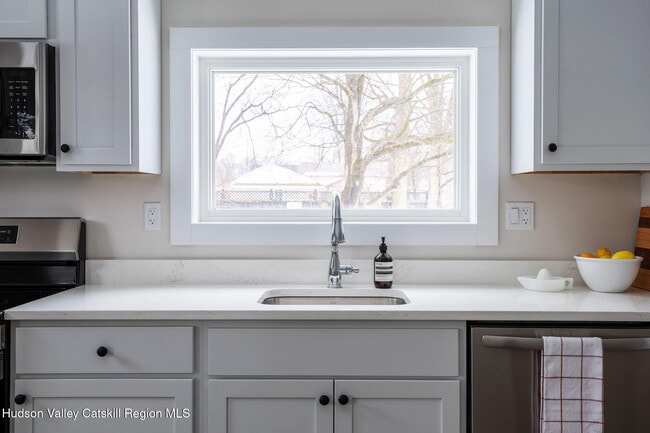 Building Photo - 3004 W Church St