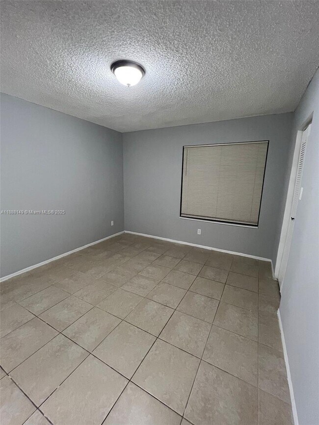 Building Photo - 10521 SW 158th Ct
