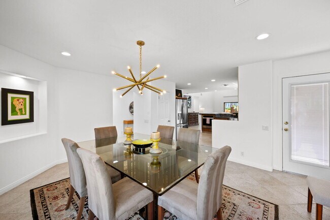 Building Photo - 73416 Mariposa Dr