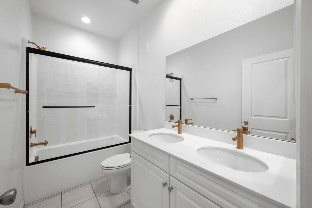 Building Photo - 8887 Orangethorpe Ave