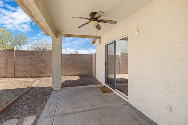 Building Photo - 11518 W Paradise Dr