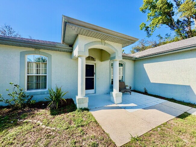 Building Photo - Peace, Comfort, and Great Location in this 3-Bedroom 2 Bath Pool Home in North Port!