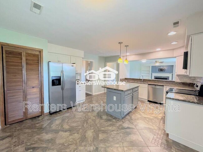 Building Photo - 2045 Cheshire Forest Ct