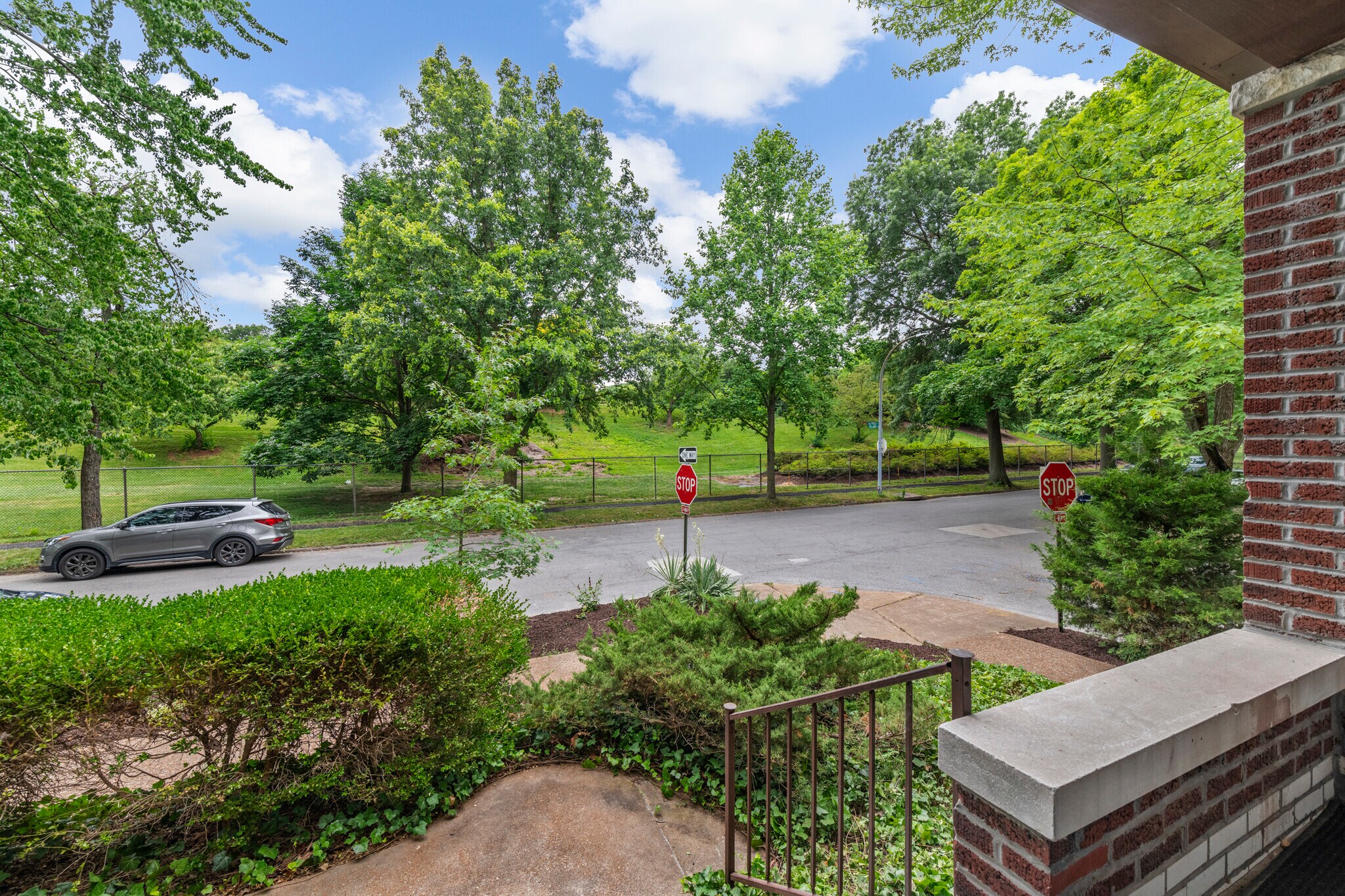 Corner lot facing the Botanical Gardens - 2055 Alfred Ave
