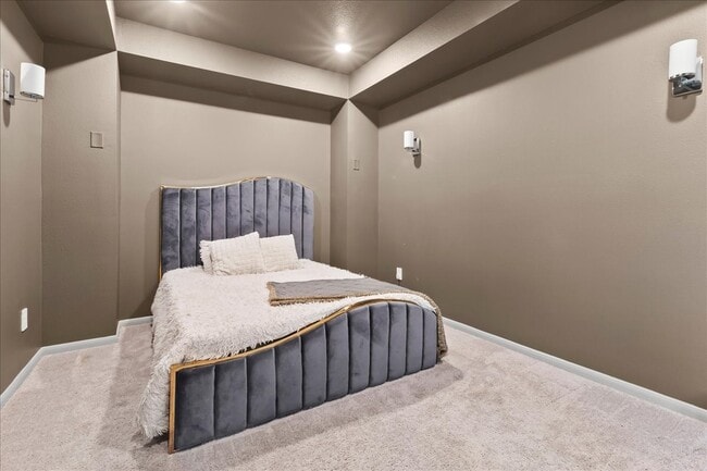 Building Photo - 712 Fall Rock Branch Dr