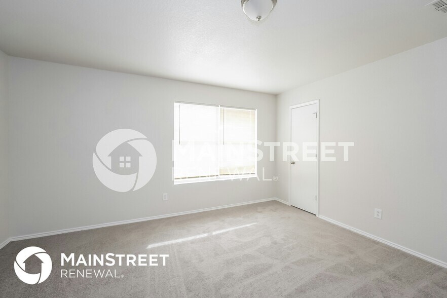 Building Photo - 8641 Hawkview Dr