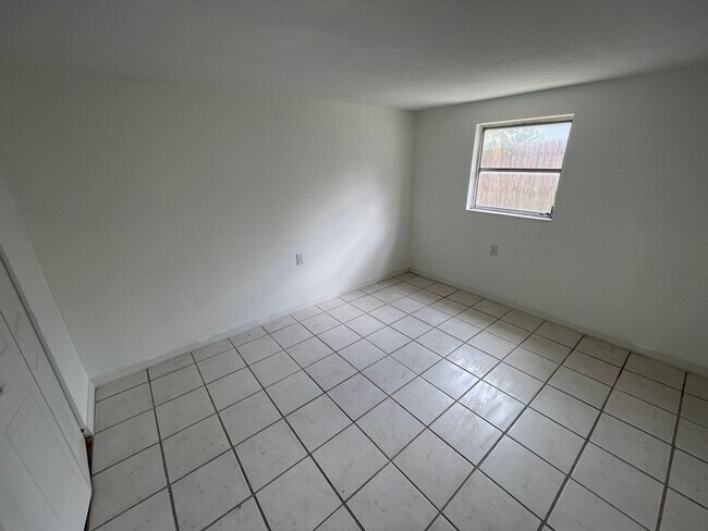 Building Photo - 5321 Avery Rd