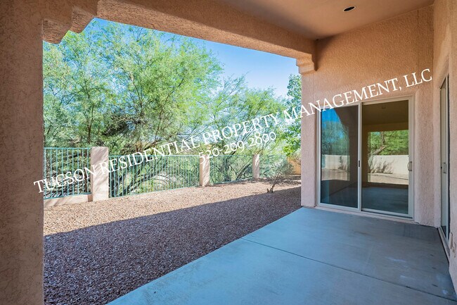 Building Photo - 11174 N Sand Pointe Dr