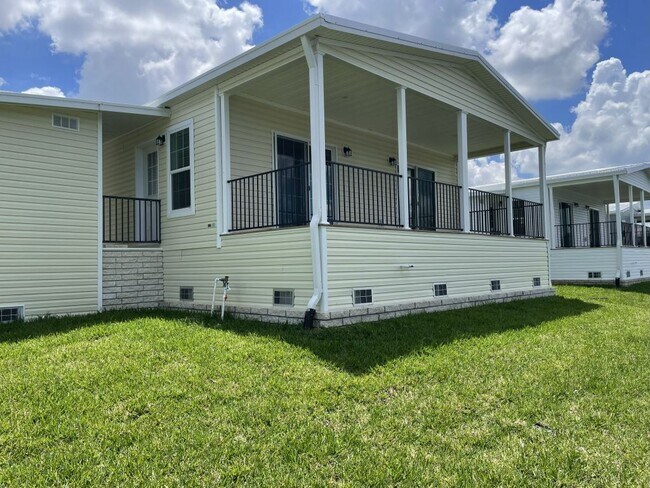 Building Photo - 5715 Blue Harbor Dr