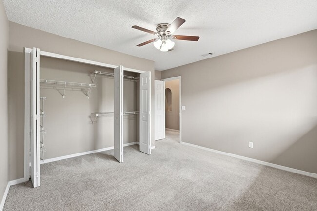 Building Photo - 3 bedroom condo