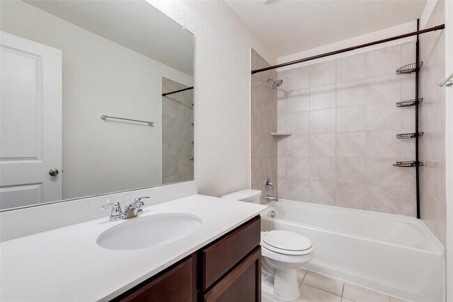 Building Photo - 741 Carol Dr