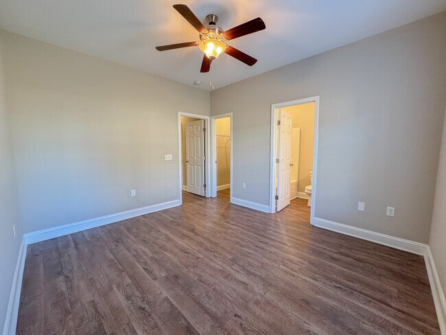 Building Photo - 110 Way Bill Cir