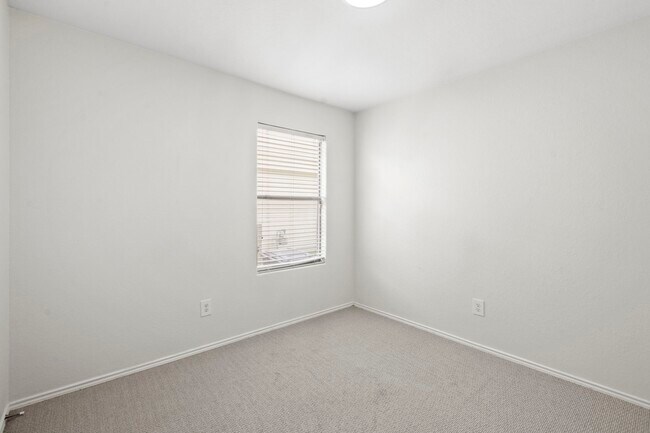 Building Photo - 7910 Buffalo View Ln