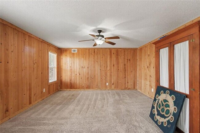 Building Photo - 843 Brandon Dr