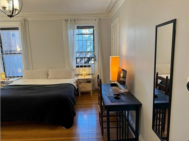 Building Photo - 429 Marlborough St