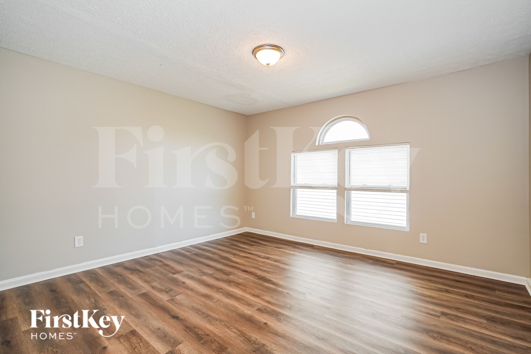 Building Photo - 2445 Linbaugh Rd