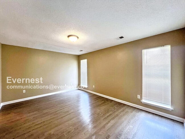 Building Photo - 5573 Kaitlyn Dr W