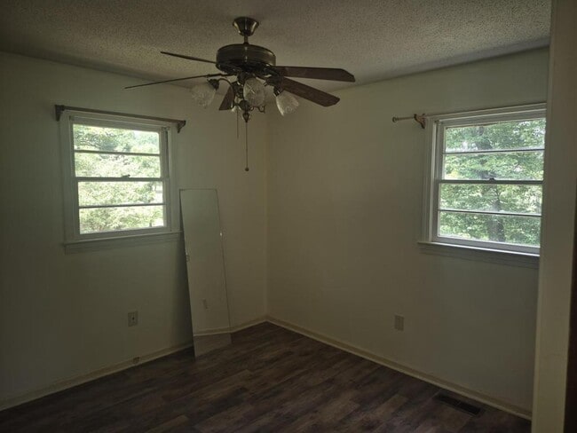 Building Photo - 8061 Young Rd