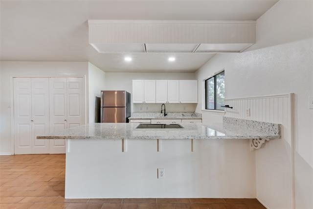Building Photo - 515 Forestwood Dr