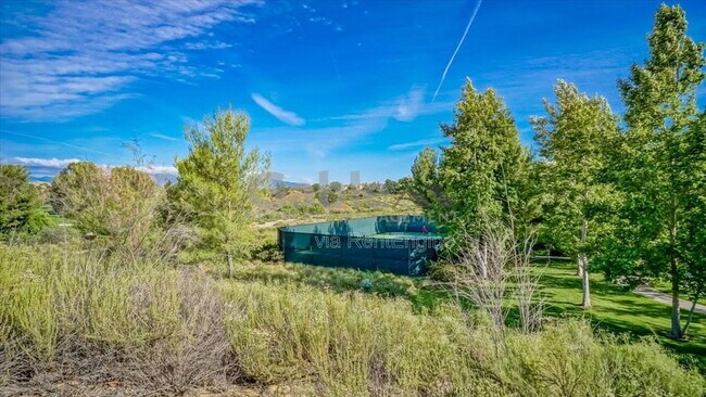 Building Photo - 26925 Carmelita Dr