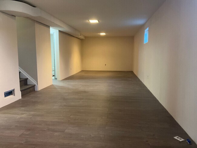 Building Photo - BEAUTIFULLY UPDATED RANCHER WITH FINISHED BASEMENT