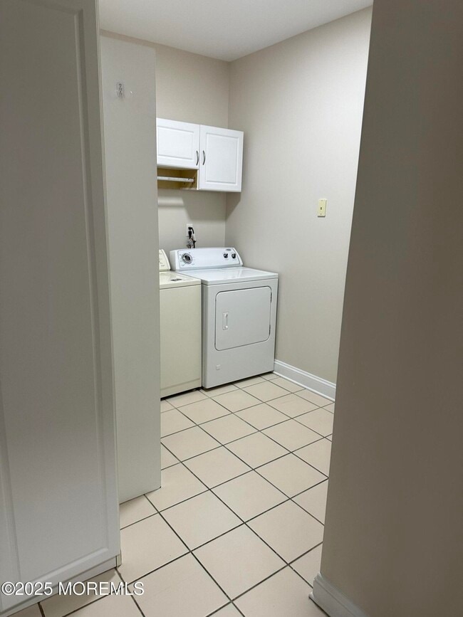 Building Photo - 1006 Abby Rd