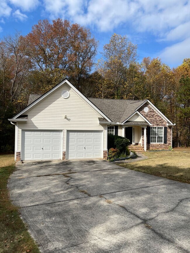 Building Photo - Ranch on full basement