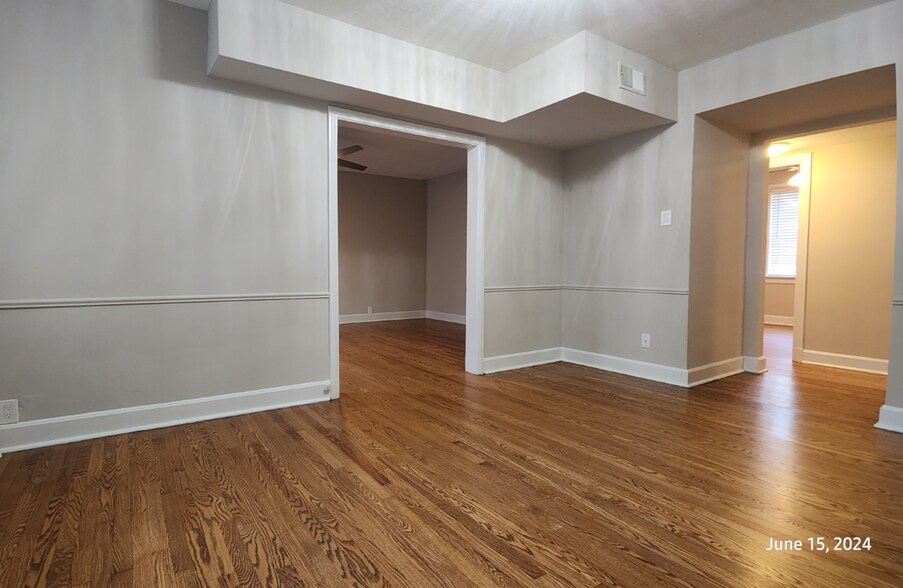 Building Photo - 7754 Kingsbury Blvd