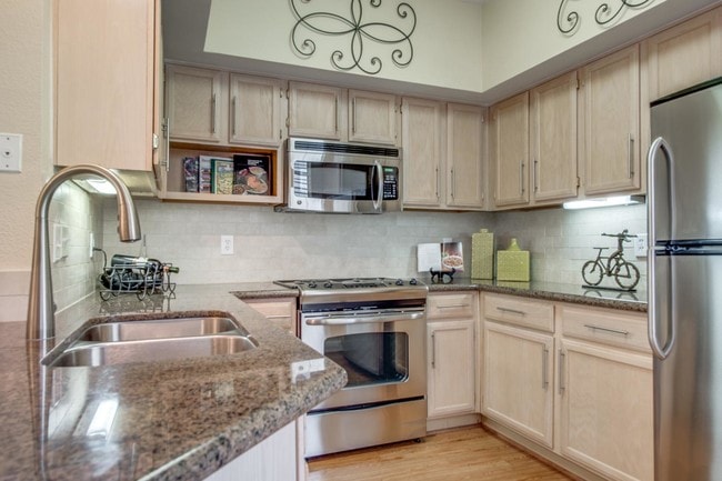 Welcome to Park on Memorial, located in the prestigious Memorial neighborhood near the Energy Corridor and Terry Hershey Park - Park on Memorial