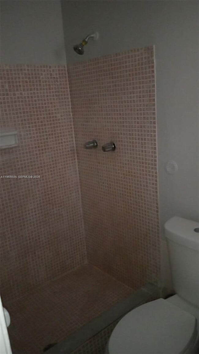 Building Photo - 1855 Cleveland St