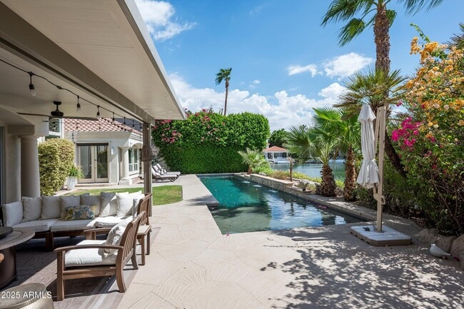 Building Photo - 1407 E Coral Cove Dr