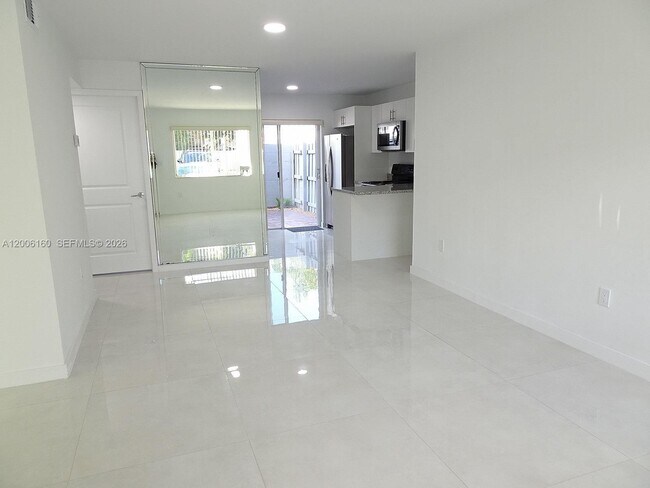 Building Photo - 7921 SW 152nd Ave