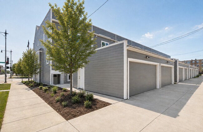 Building Photo - 4318 S Drexel Blvd