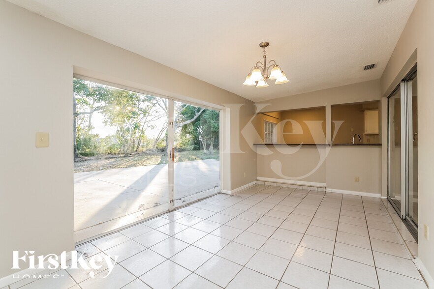 Building Photo - 1802 Ridgecrest St