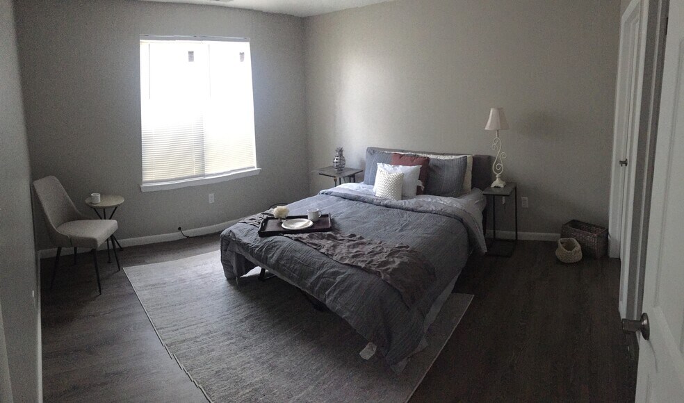 Master Bedroom - 4705A Dunbarton Rd