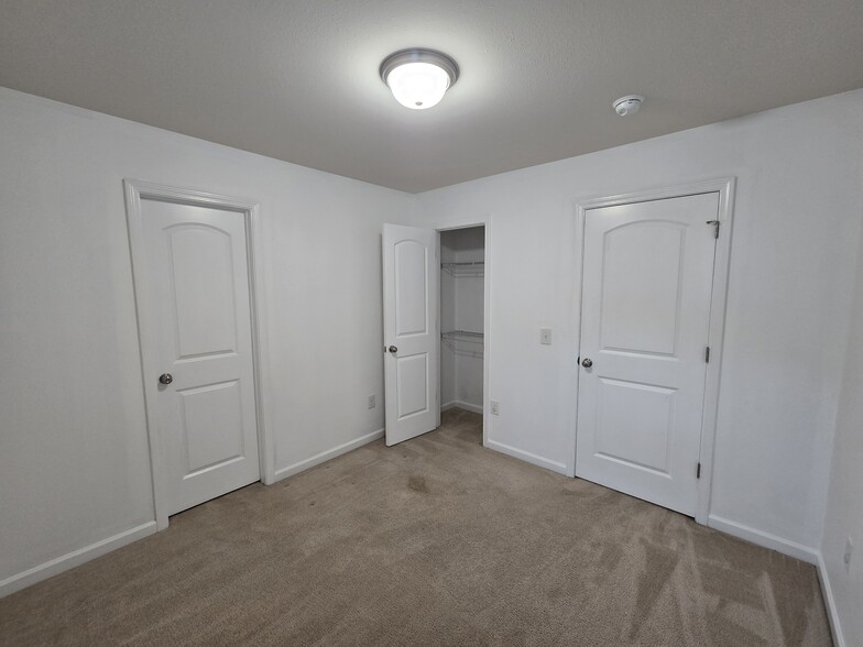 Building Photo - 6522 Ashebrooke Dr