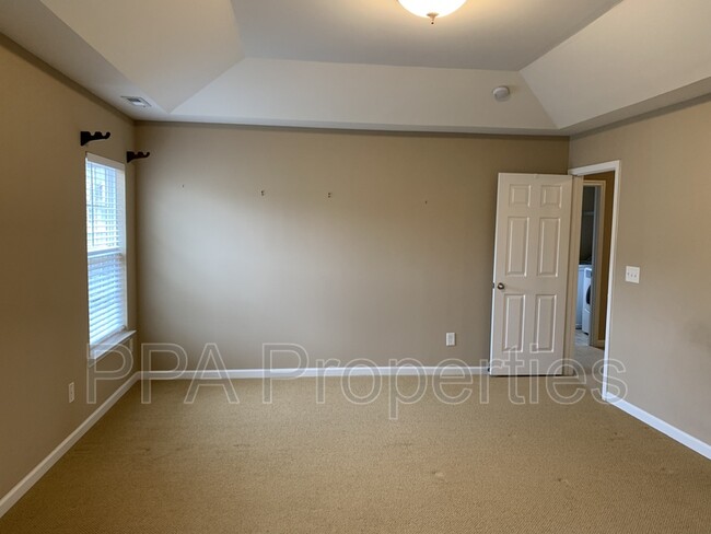 Building Photo - 400 Regulators Way