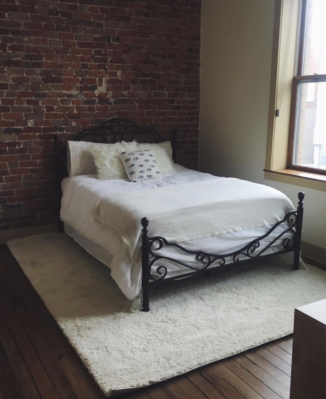 Bedroom - 136 N Hastings Ave