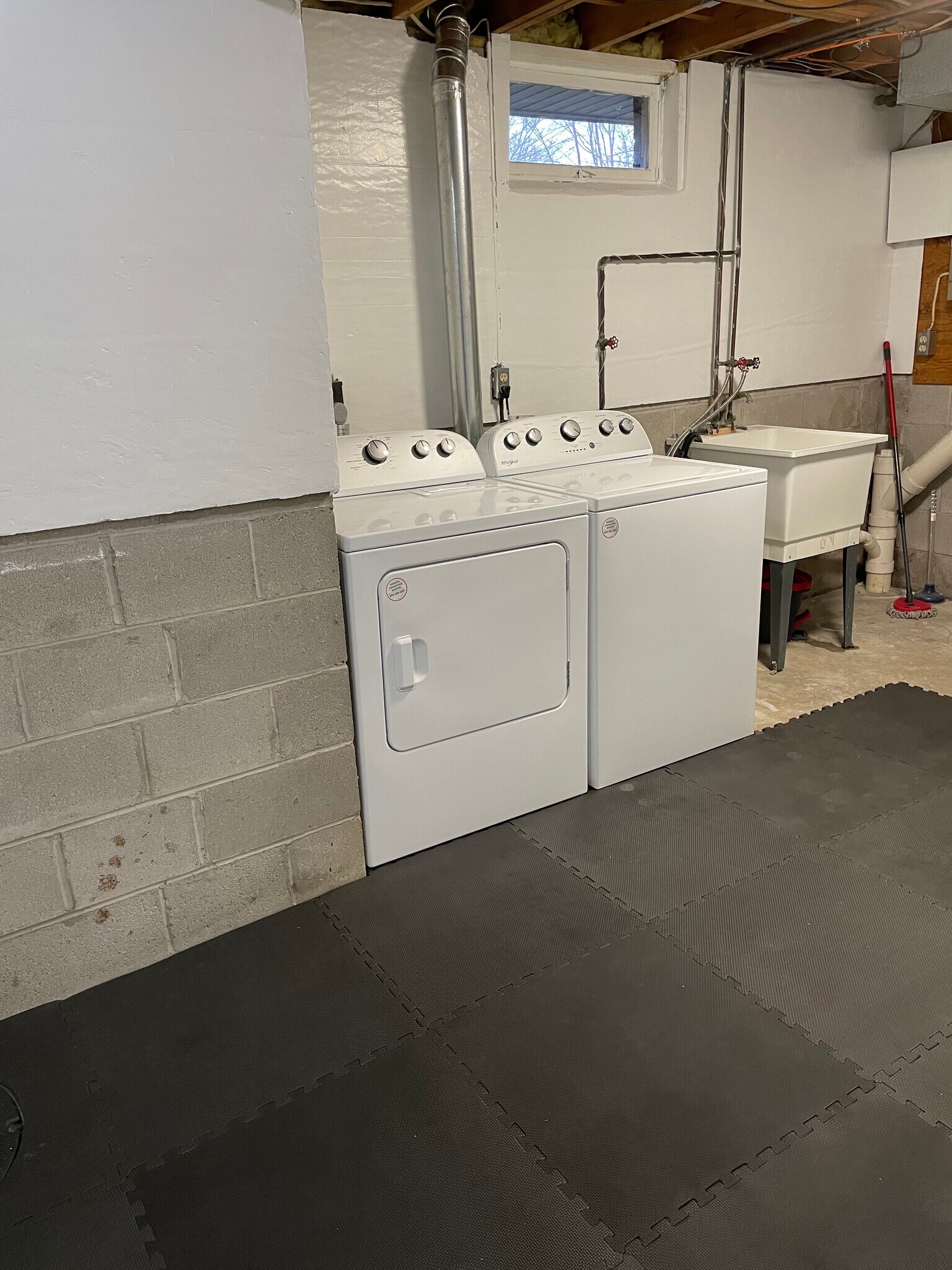 Building Photo - 43 Adams St