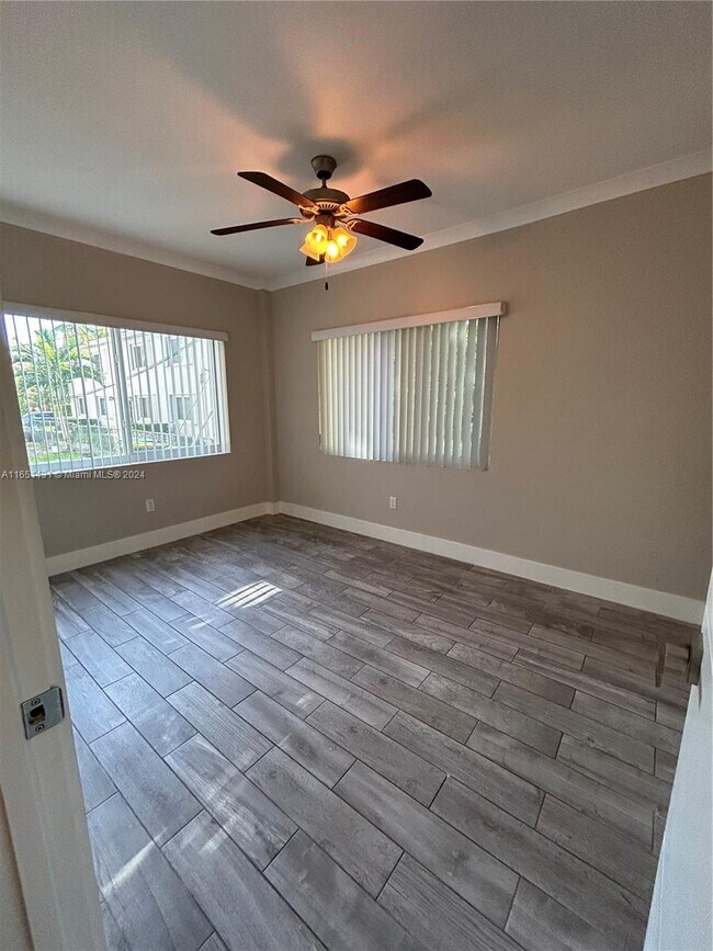 Building Photo - 222 Sidonia Ave