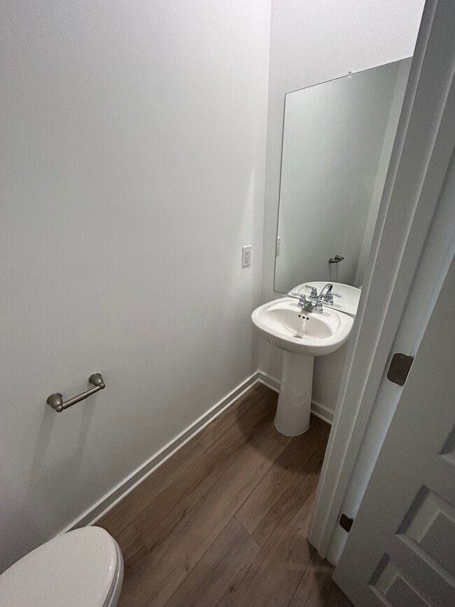 Building Photo - 700 Dreamers Private Ln