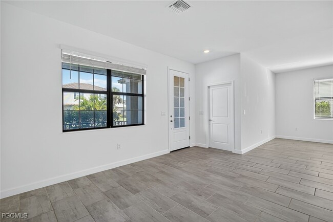 Building Photo - 11484 Canopy Loop