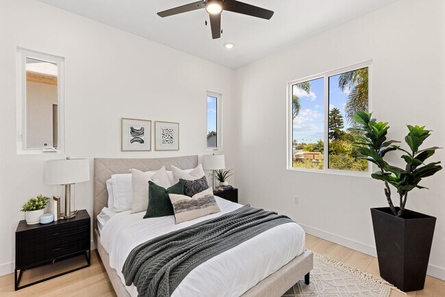 Building Photo - Beautiful, Newly Built Modern Luxury in Up...